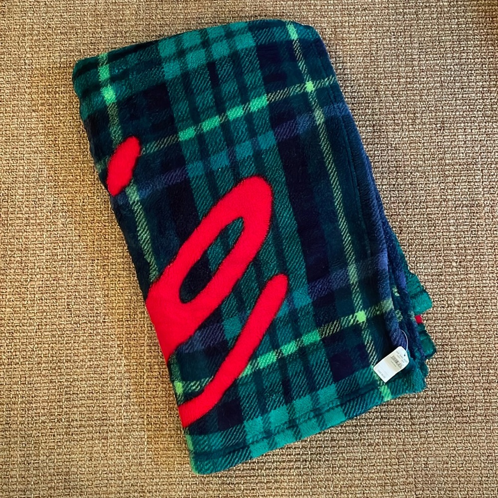 NWT Aerie Plaid Fuzzy Blanket
